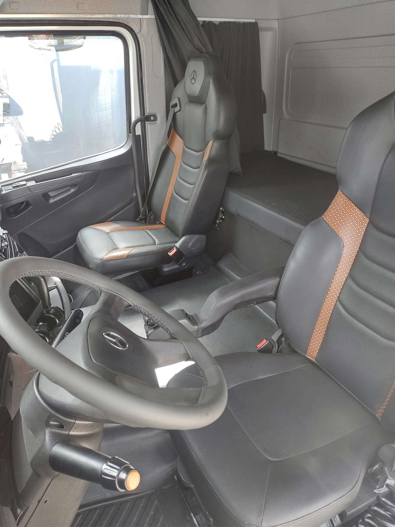 MERCEDES-BENZ AXOR 2019 6X4 - Foto 3