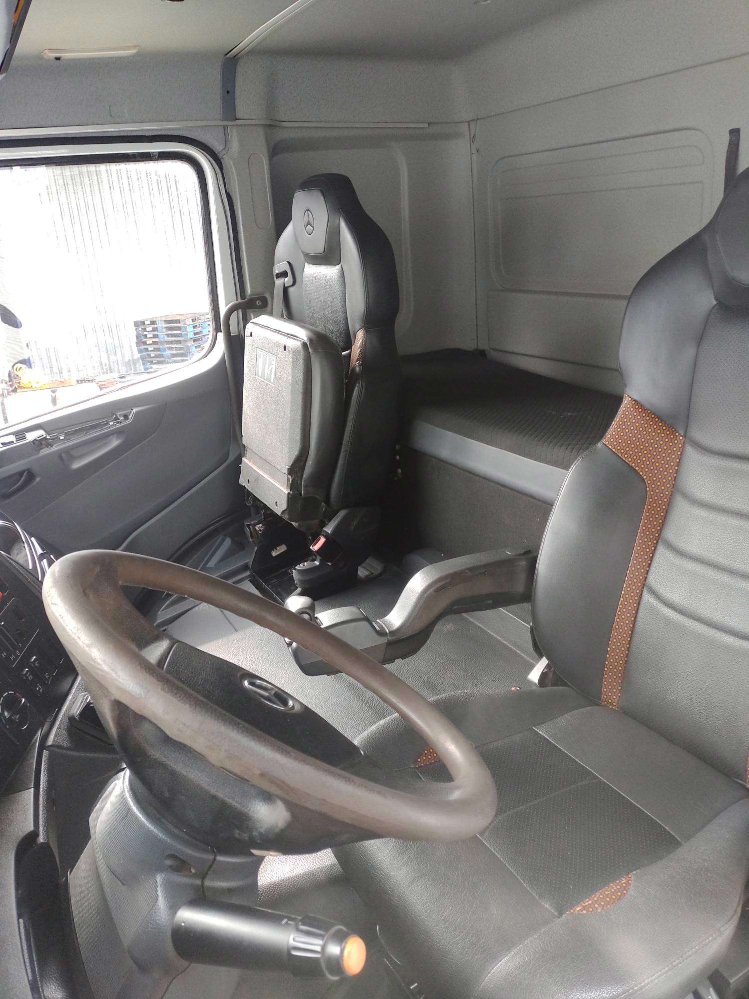 MERCEDES-BENZ AXOR 2018 6X4 - Foto 4
