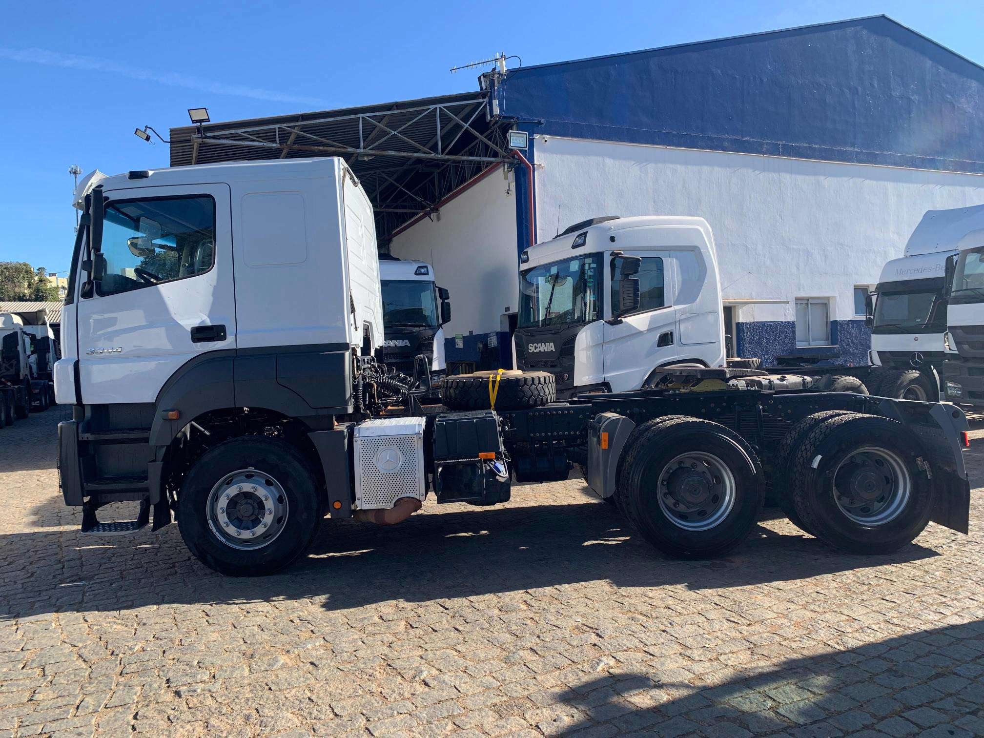 MERCEDES-BENZ AXOR 2021 6X4 - Foto 2