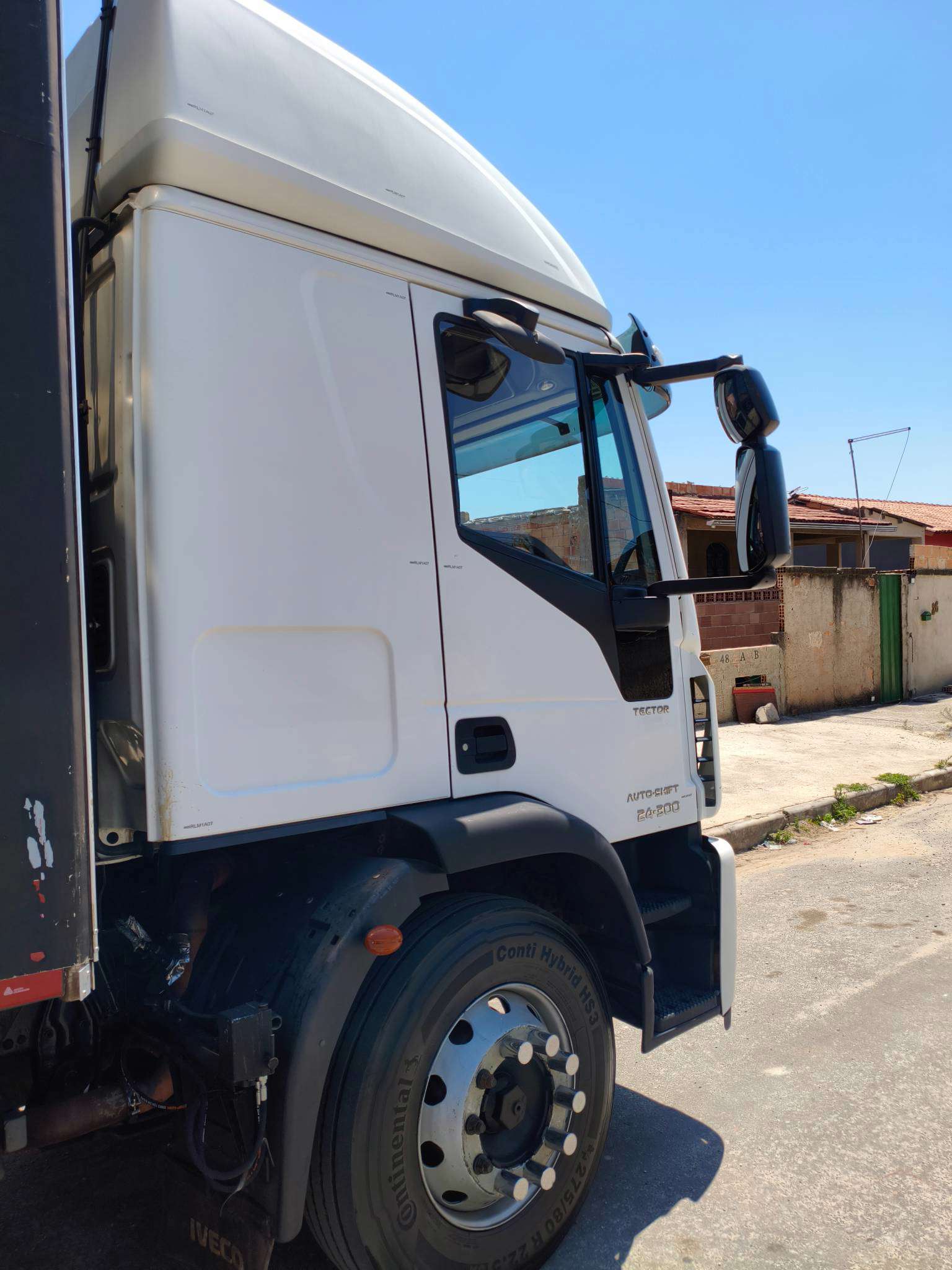 IVECO TECTOR 2022 6X2 - Foto 2