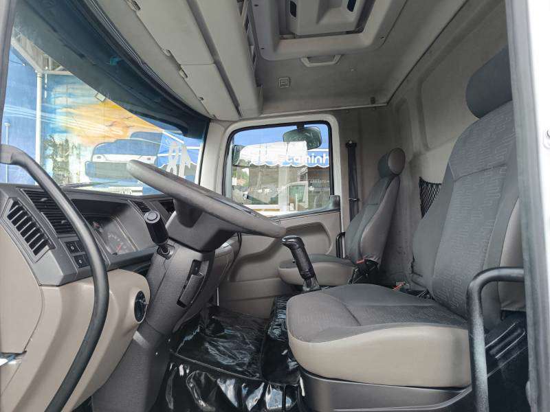 VOLKSWAGEN 24-280 2018 6X2 - Foto 7