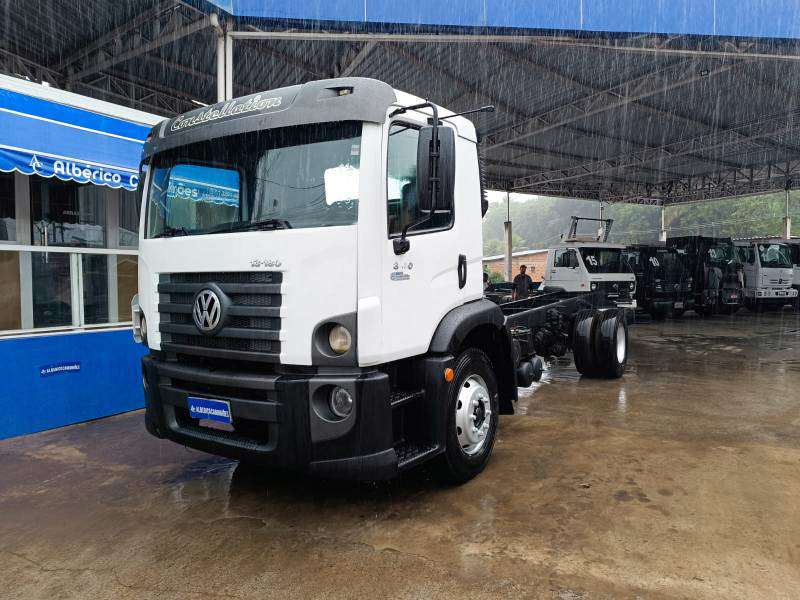 VOLKSWAGEN 13-180 2010 - Foto 3