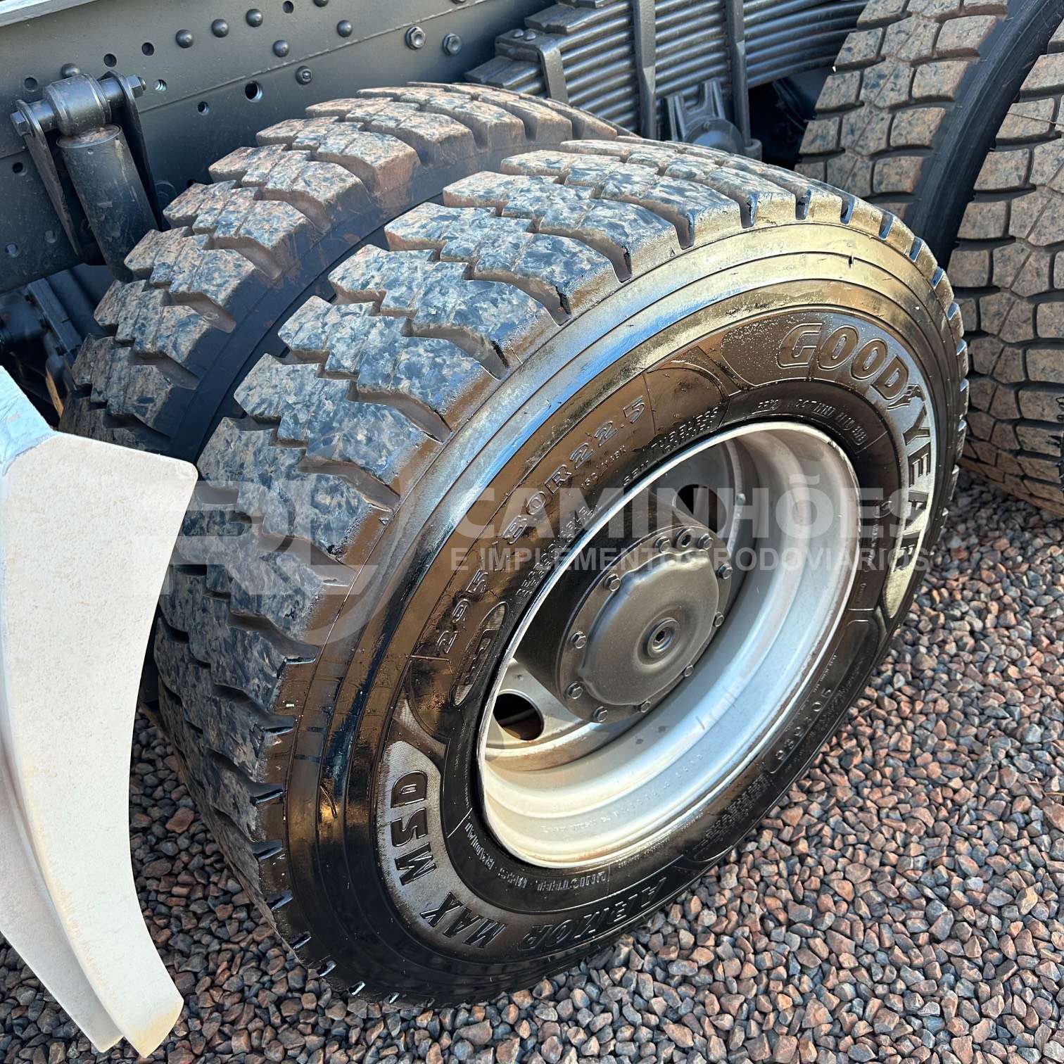 MERCEDES-BENZ AXOR 2020 6X4 - Foto 3