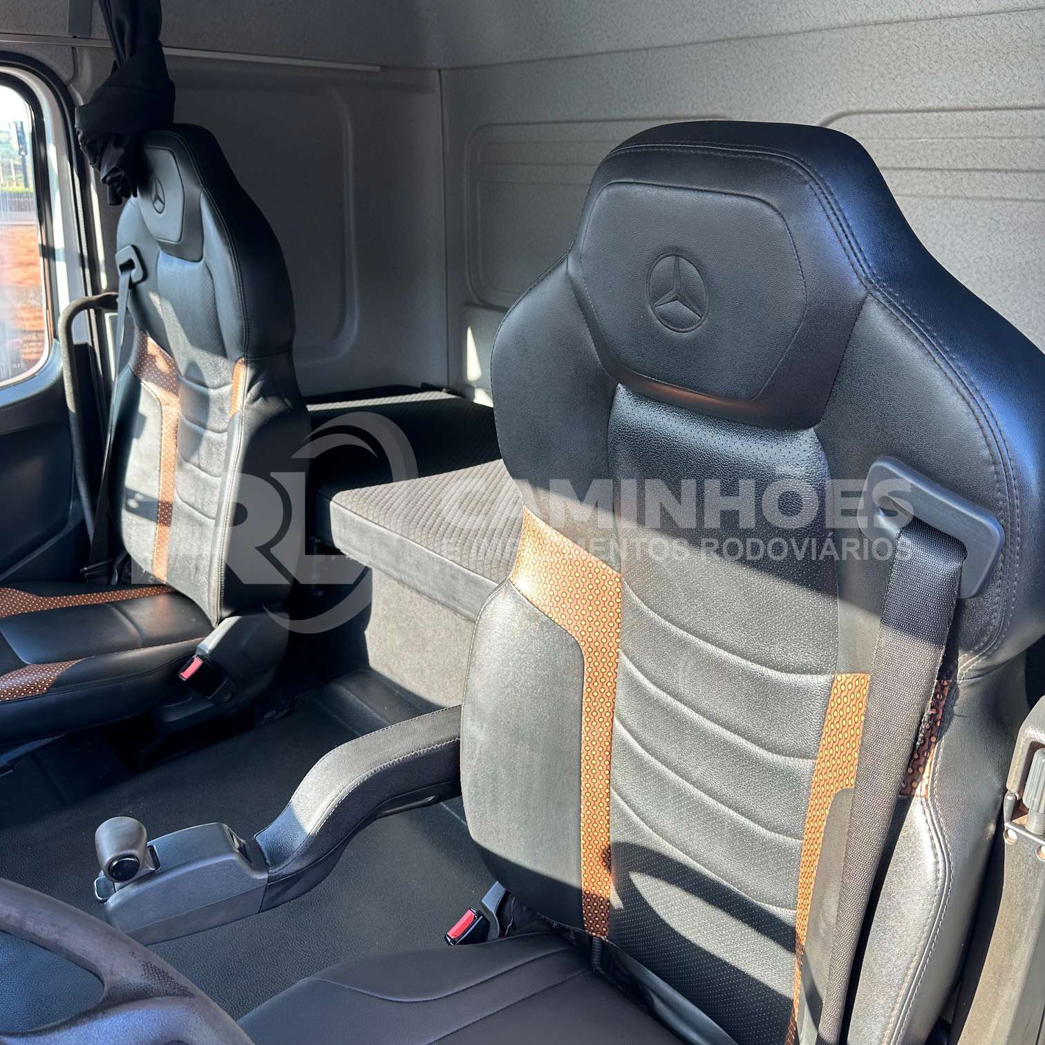 MERCEDES-BENZ AXOR 2020 6X4 - Foto 7