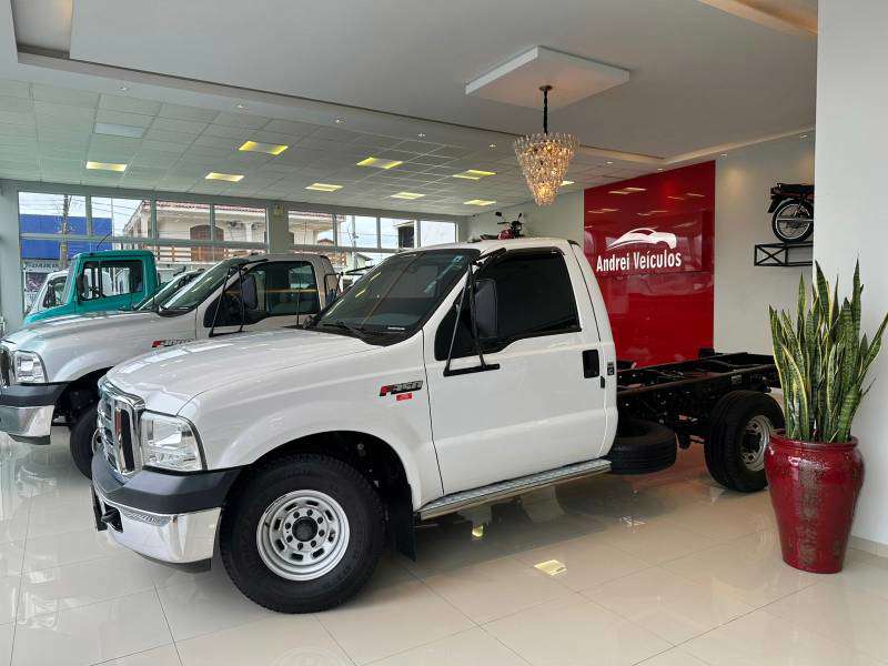 FORD F-350 2018 - Foto 1