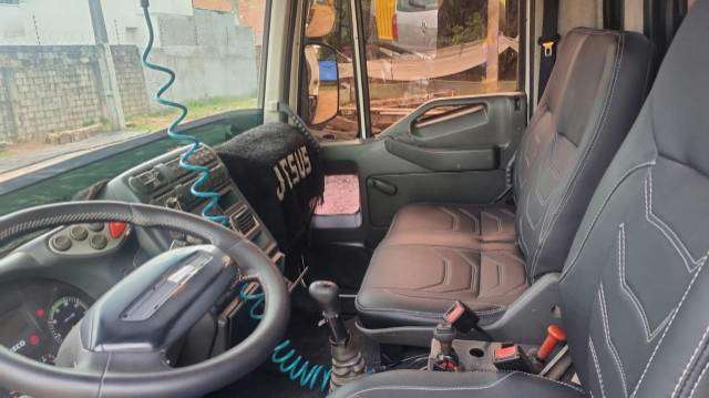 IVECO TECTOR 2011 6X2 - Foto 4