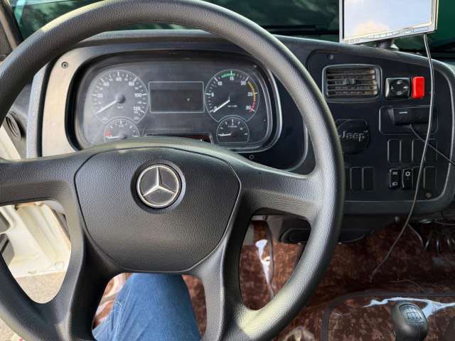 MERCEDES-BENZ ATRON 2015 - Foto 4