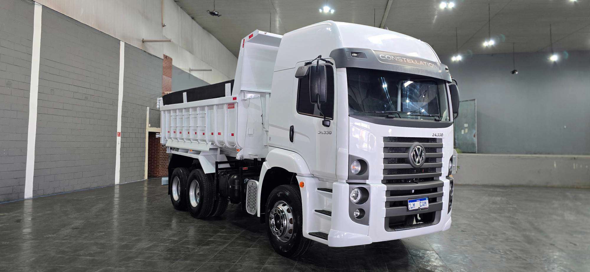VOLKSWAGEN 24-330 2023 6X2 - Foto 2