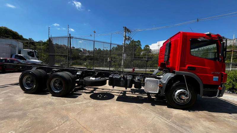 MERCEDES-BENZ ATEGO 2013 6X2 - Foto 5