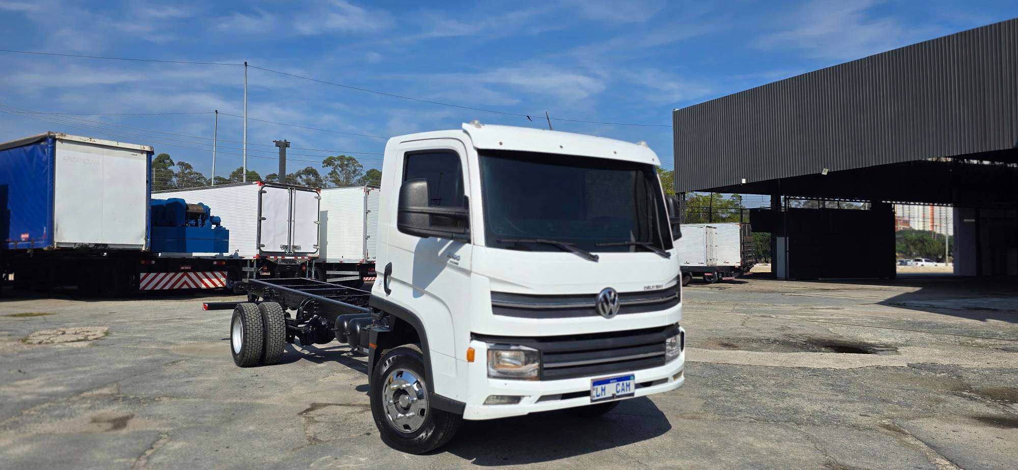 VOLKSWAGEN 11-180 2021 - Foto 1