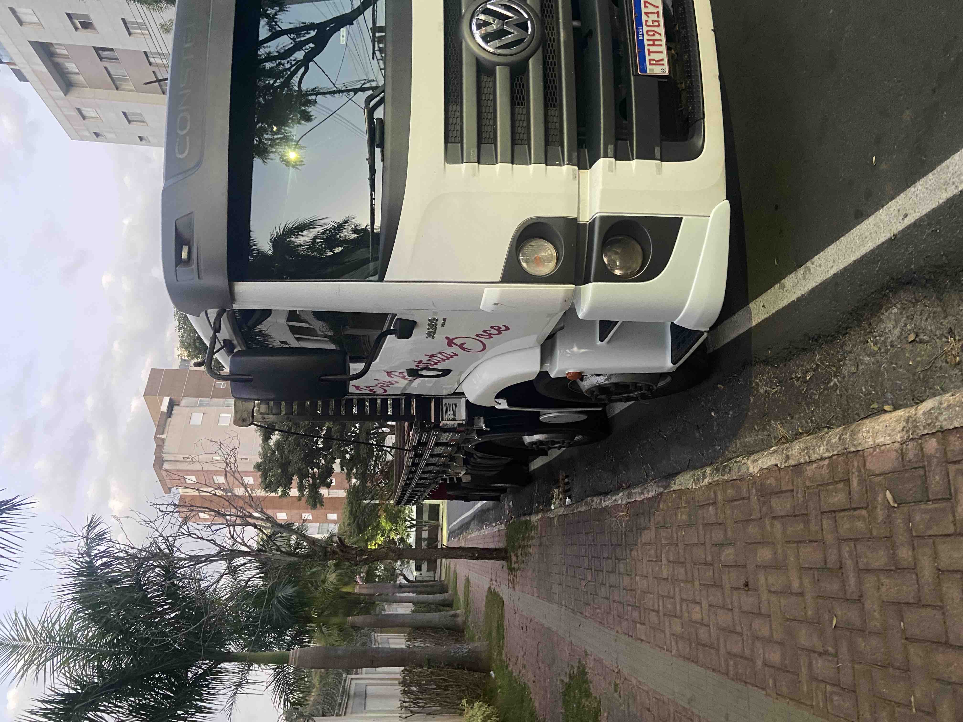 VOLKSWAGEN 30-280 2022 8X2 - Foto 2