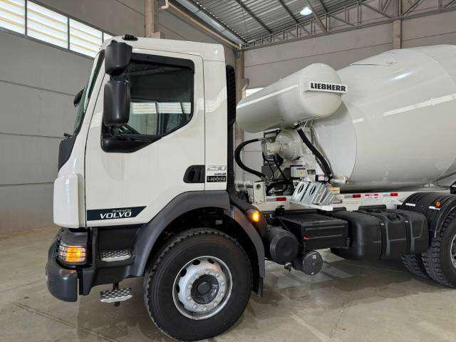 VOLVO VM 290 2025 6X4 - Foto 5