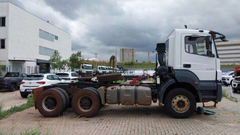 MERCEDES-BENZ AXOR 2021 6X4 - Foto 5