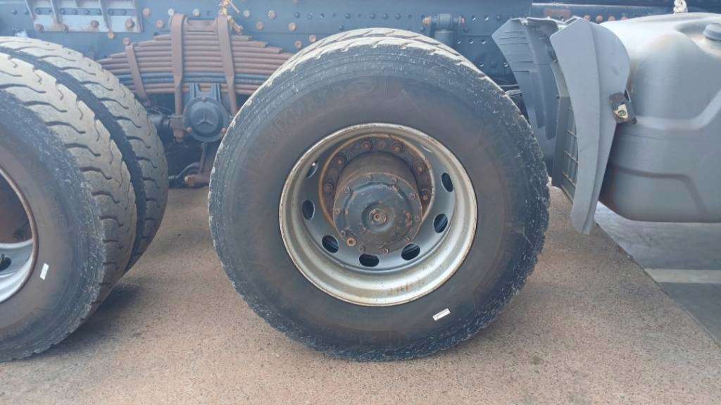 MERCEDES-BENZ AXOR 2019 6X4 - Foto 8