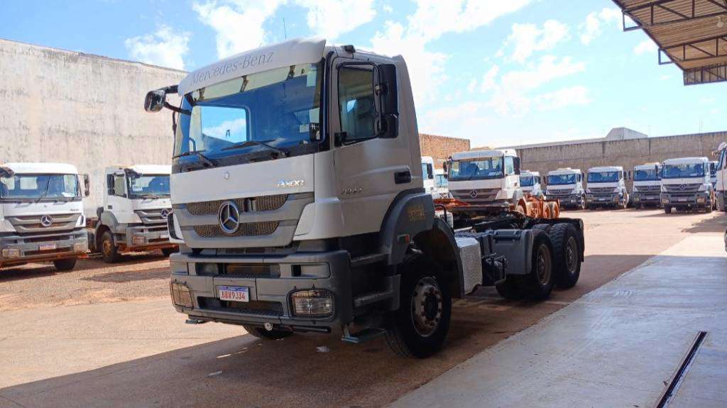 MERCEDES-BENZ AXOR 2018 6X4 - Foto 1