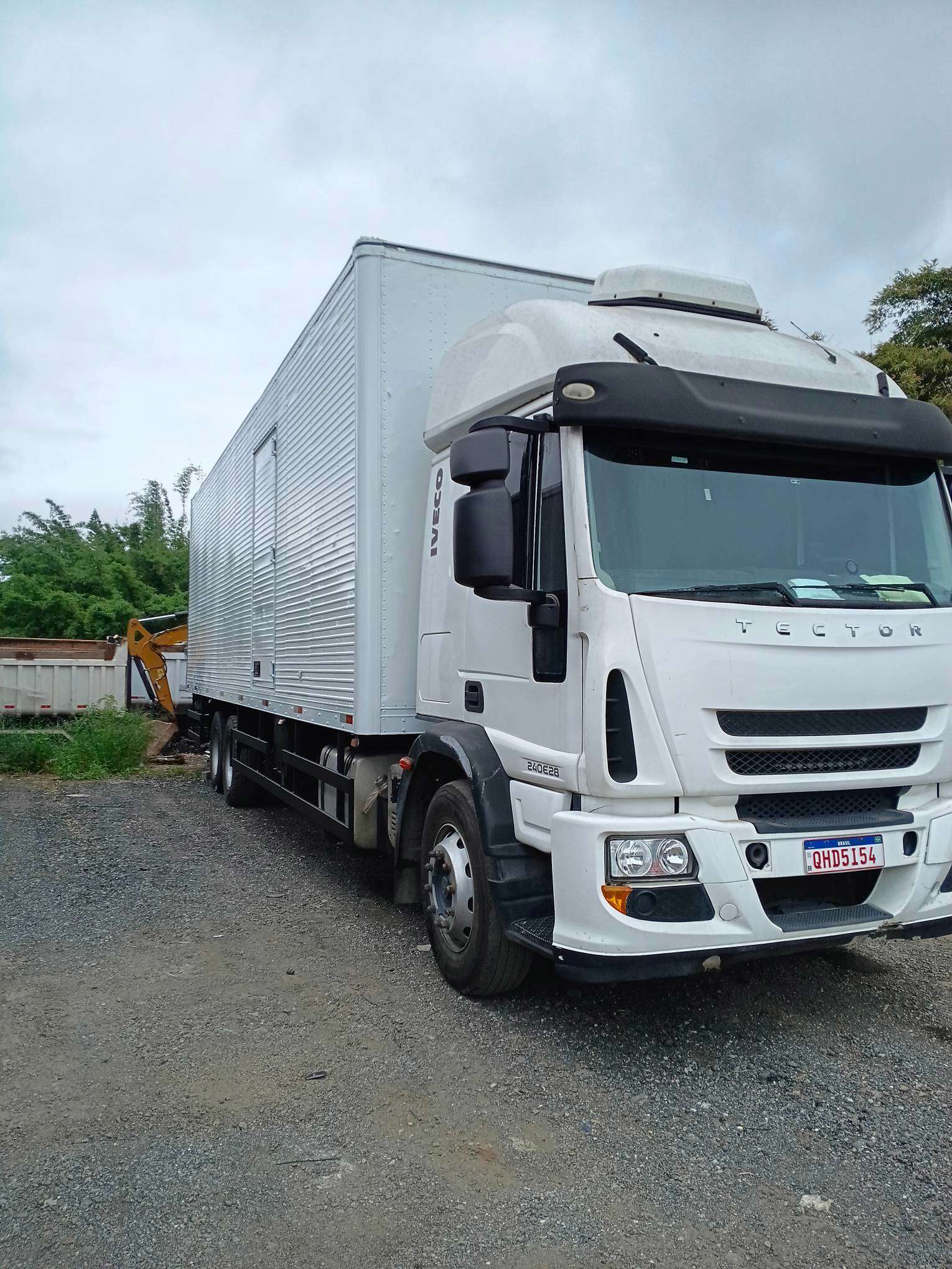 IVECO TECTOR 2013 6X2 - Foto 1