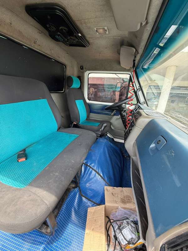VOLKSWAGEN 15-180 2002 - Foto 4