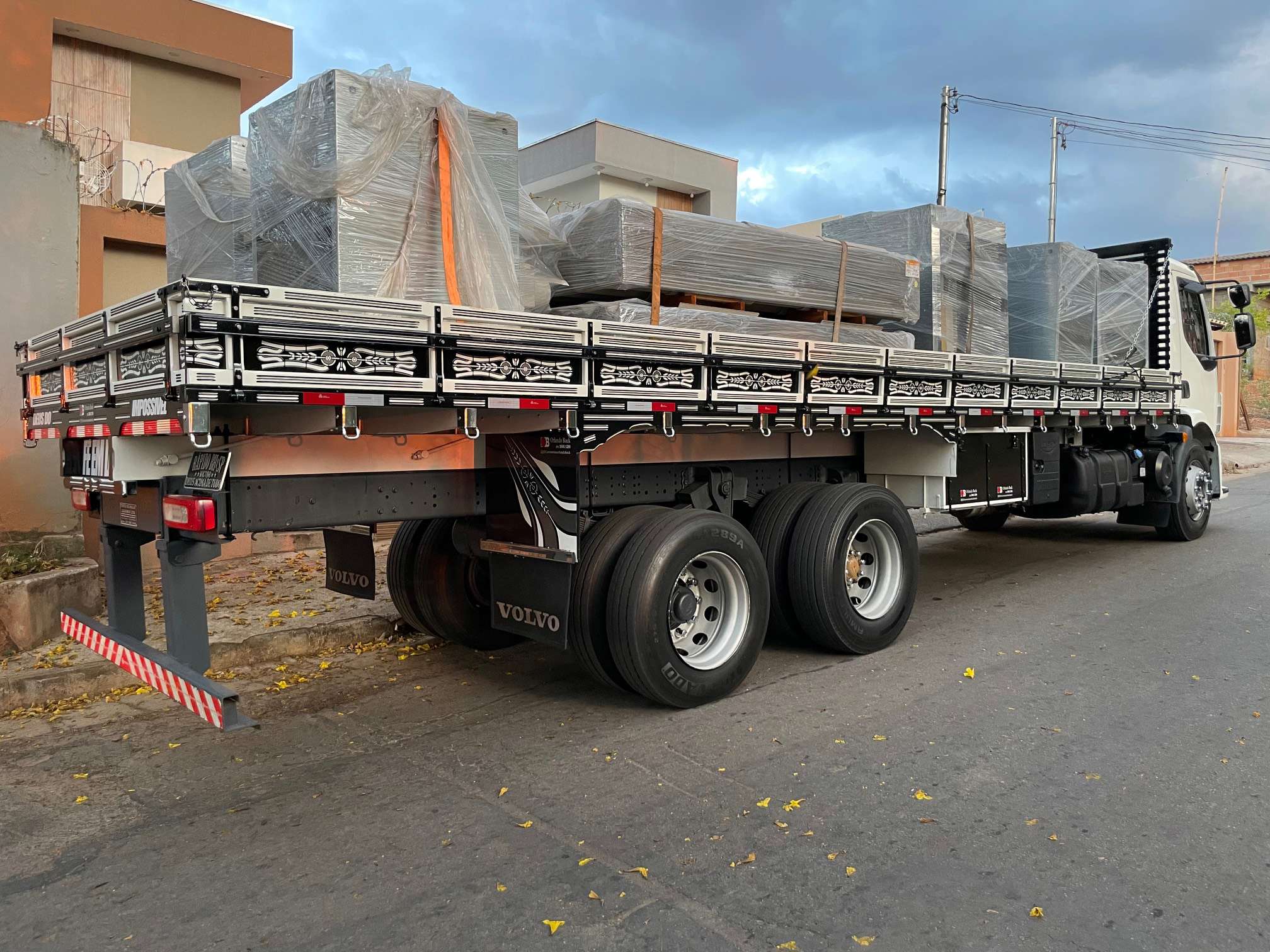 VOLVO VM 270 2013 6X2 - Foto 2
