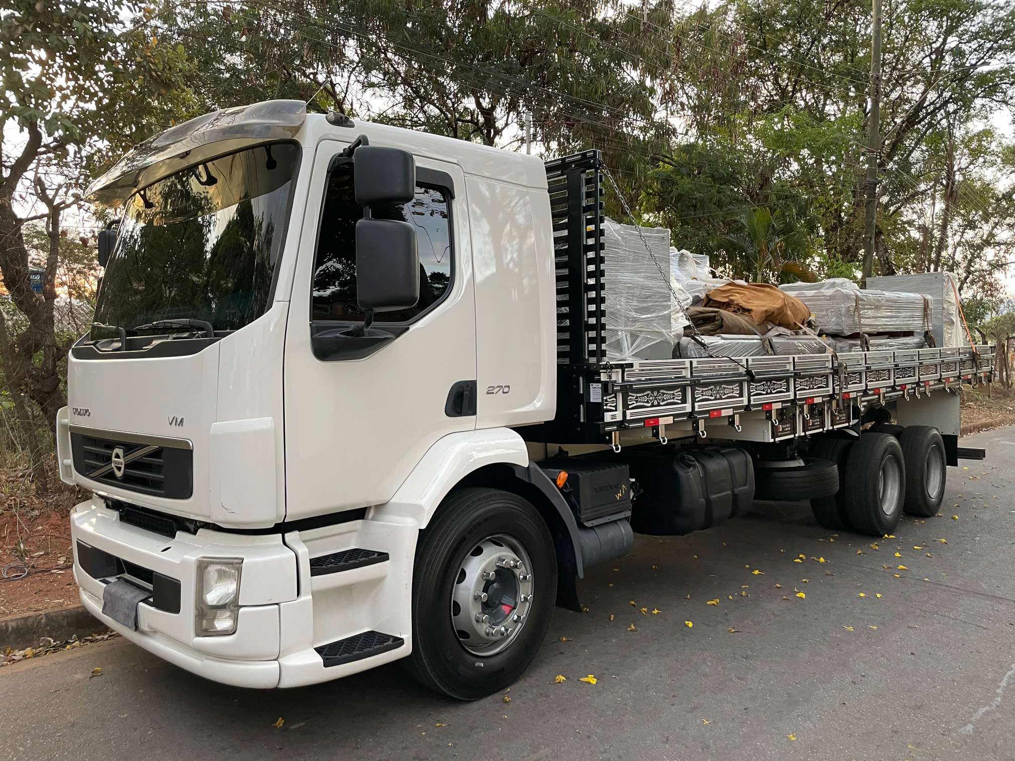VOLVO VM 270 2013 6X2 - Foto 3