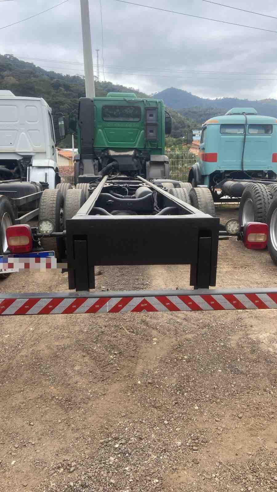 VOLKSWAGEN 26-280 2014 6X4 - Foto 2
