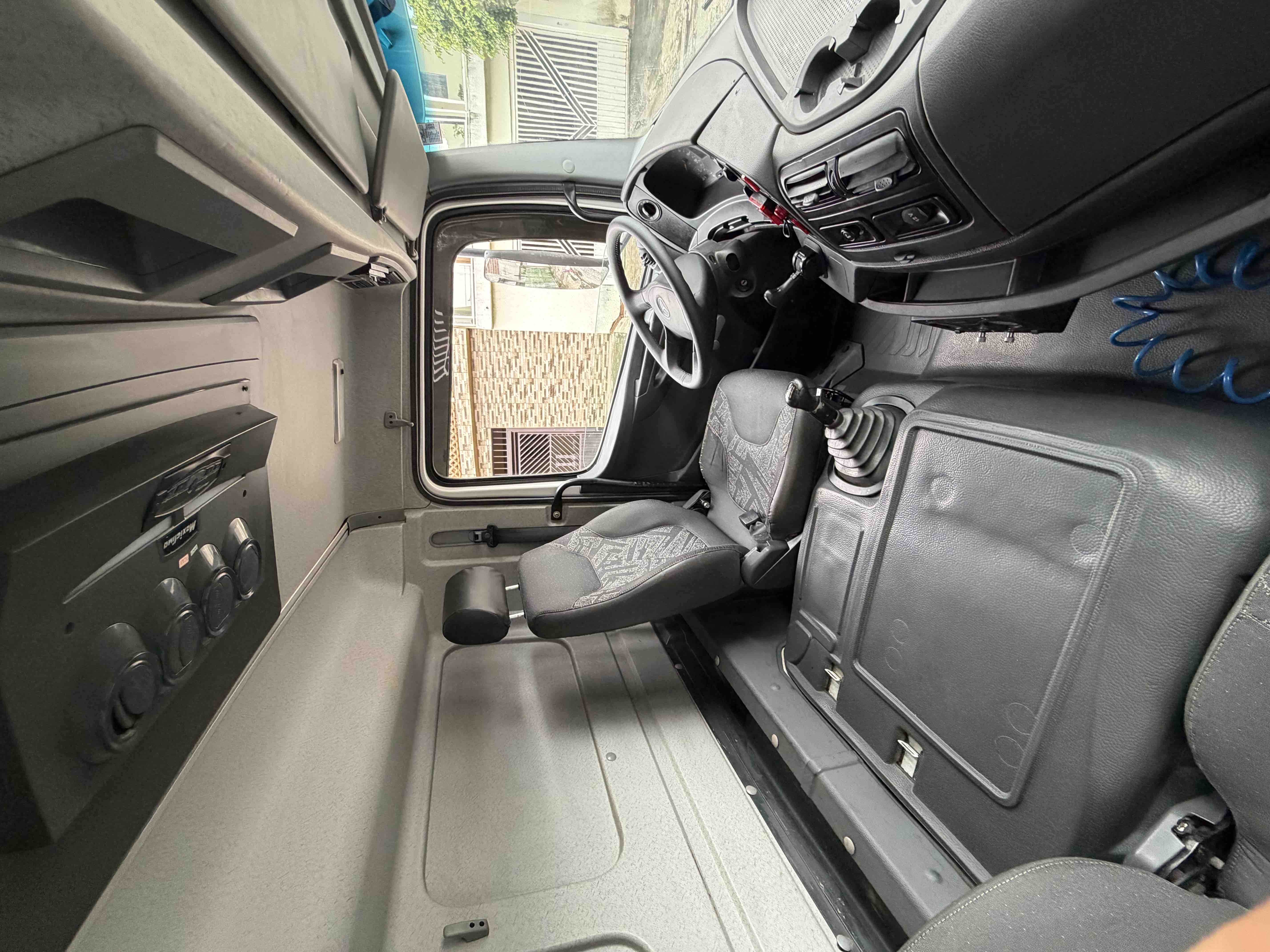 MERCEDES-BENZ ATEGO 2013 - Foto 6