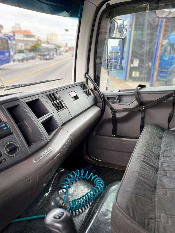 VOLKSWAGEN 25-390 2013 6X2 - Foto 4
