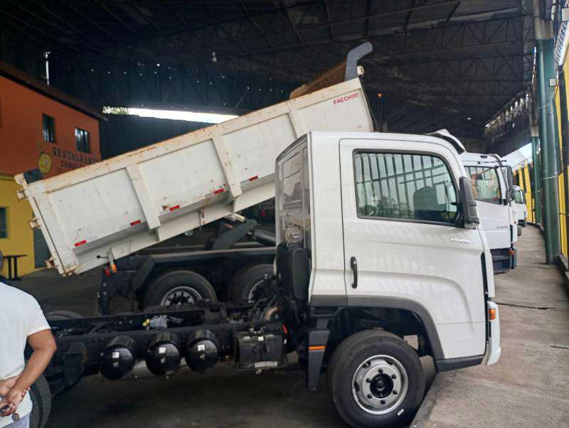 VOLKSWAGEN 13-180 2021 6X2 - Foto 2