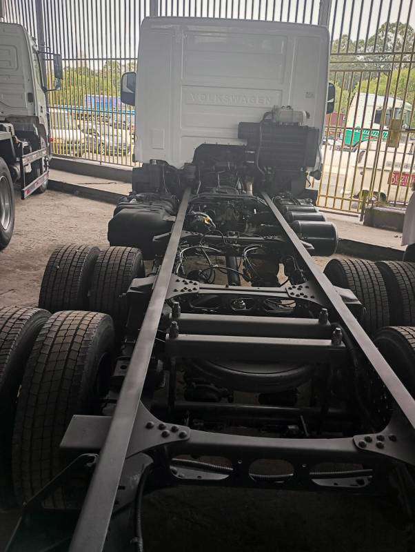 VOLKSWAGEN 13-180 2021 6X2 - Foto 5