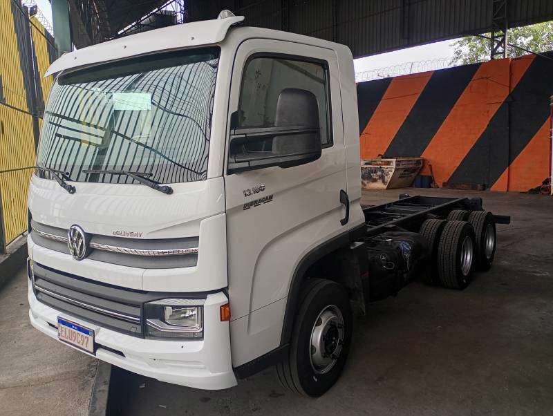 VOLKSWAGEN 13-180 2021 6X2 - Foto 1