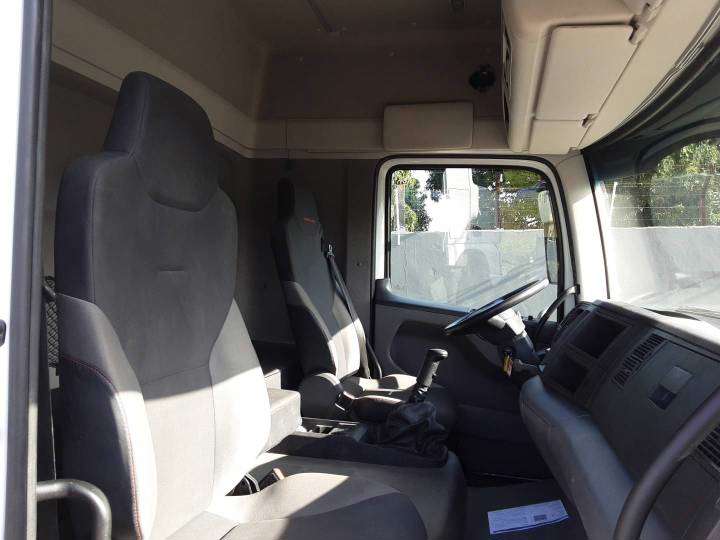 VOLKSWAGEN 24-280 2023 6X2 - Foto 7