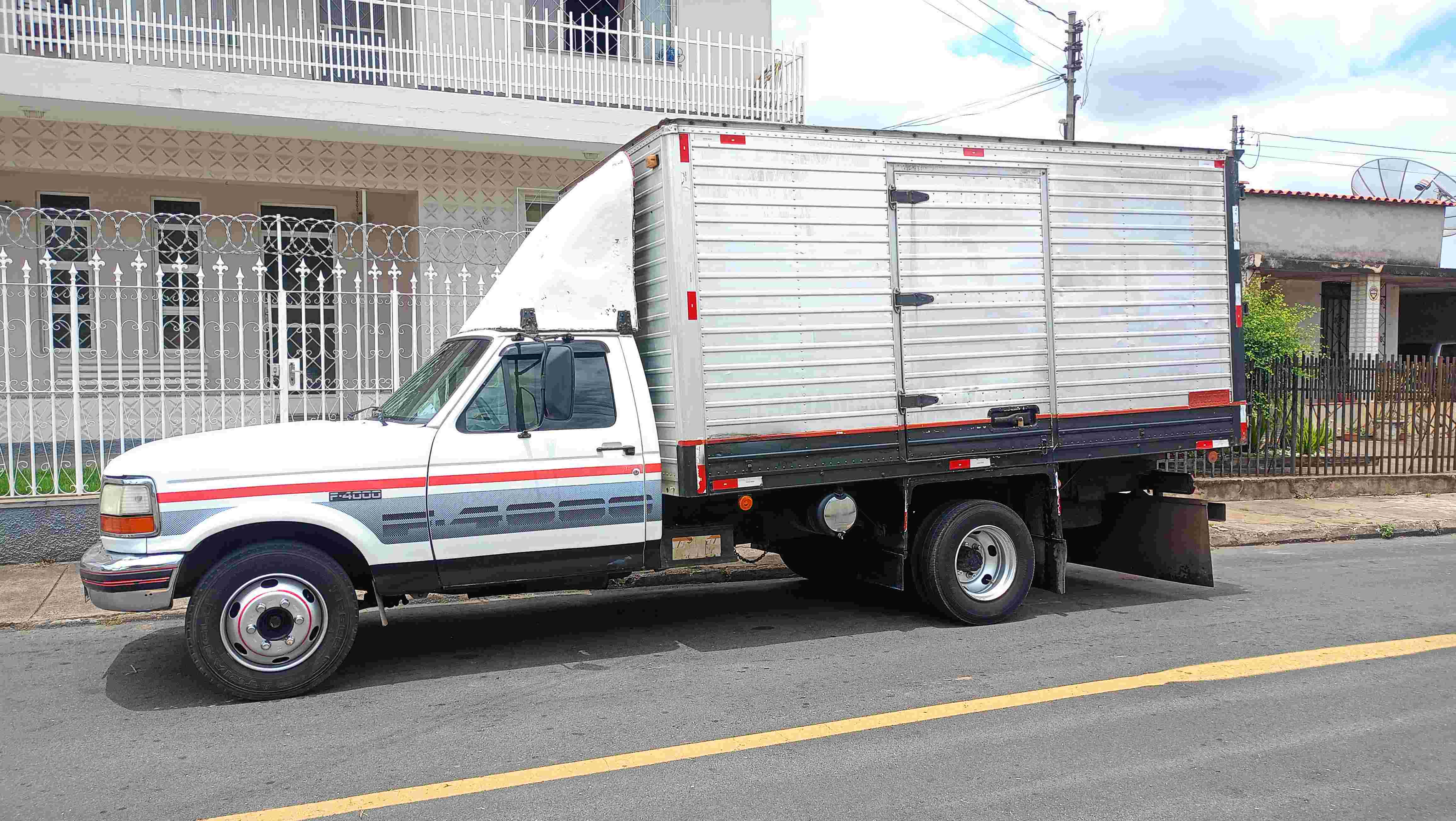 FORD F-4000 1997 - Foto 2