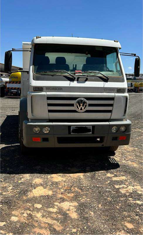 VOLKSWAGEN 17-180 2010 - Foto 1