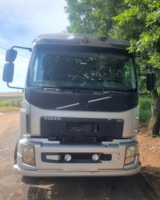 VOLVO VM 330 2013 4X2 - Foto 4