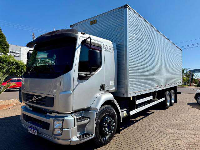 VOLVO VM 270 2012 6X2 - Foto 3