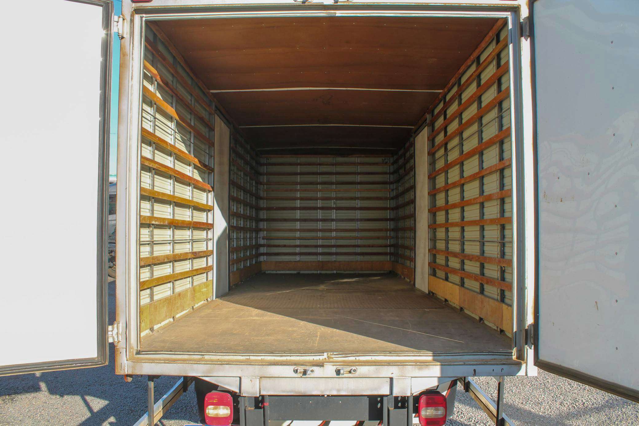 VOLKSWAGEN 11-180 2021 - Foto 6