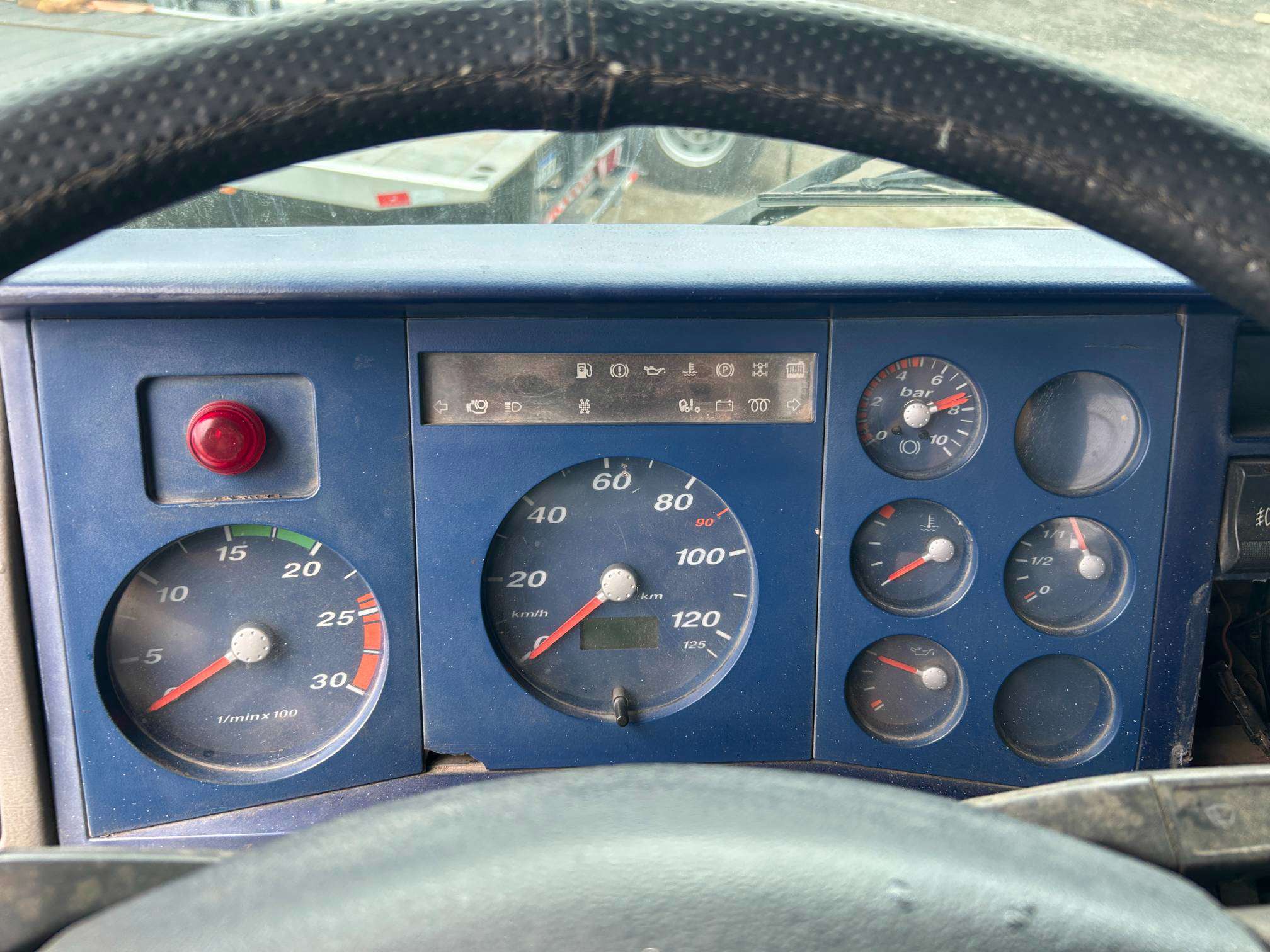 VOLKSWAGEN 31-310 2005 6X4 - Foto 8