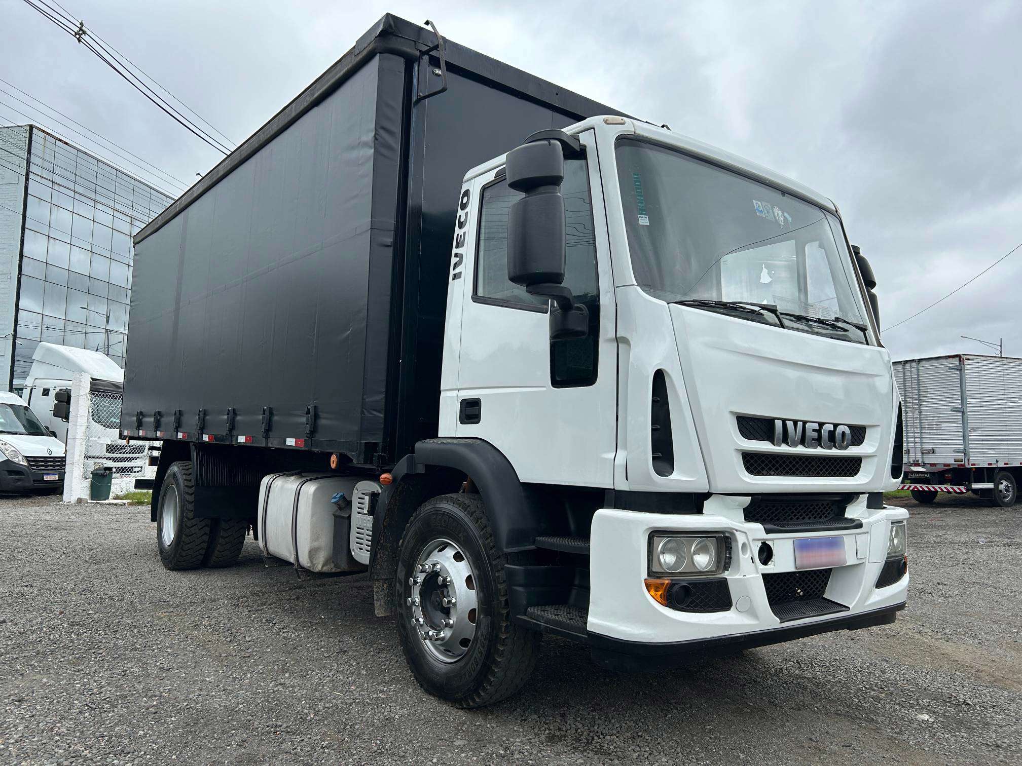 IVECO TECTOR 2014 4X2 - Foto 2