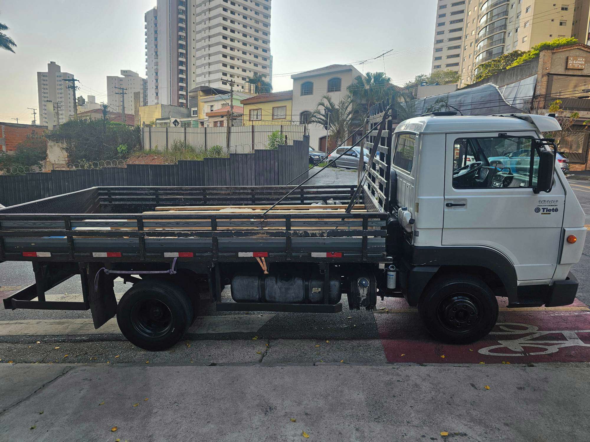 VOLKSWAGEN 10-160 2013 - Foto 2