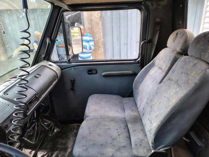 VOLKSWAGEN 7-110 1988 - Foto 5