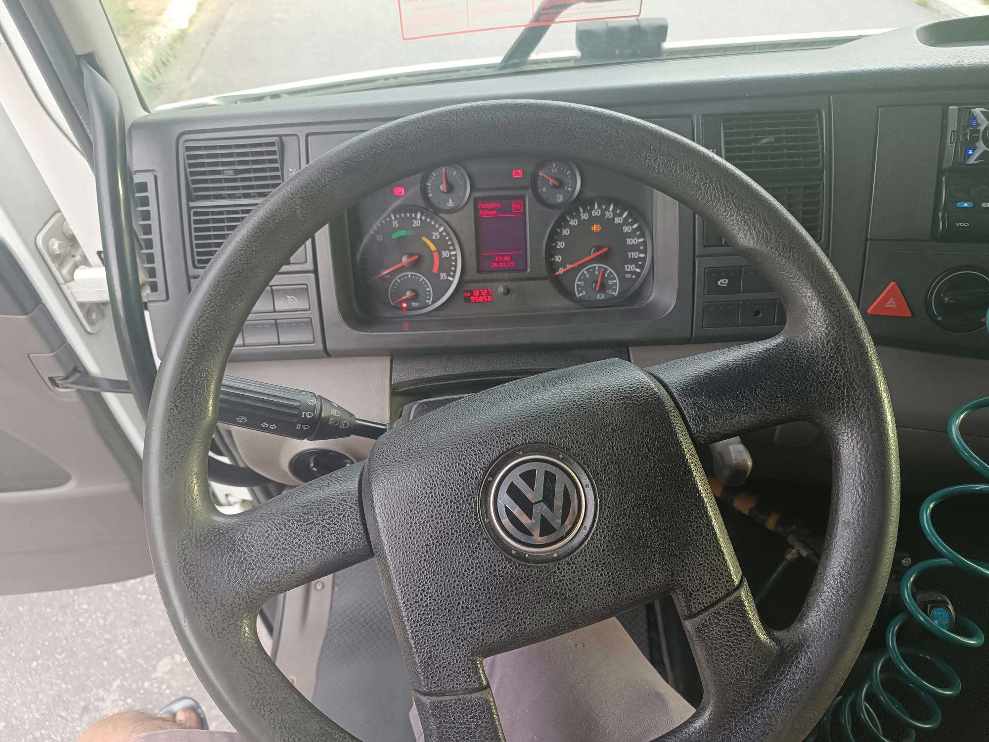 VOLKSWAGEN 13-190 2014 - Foto 7