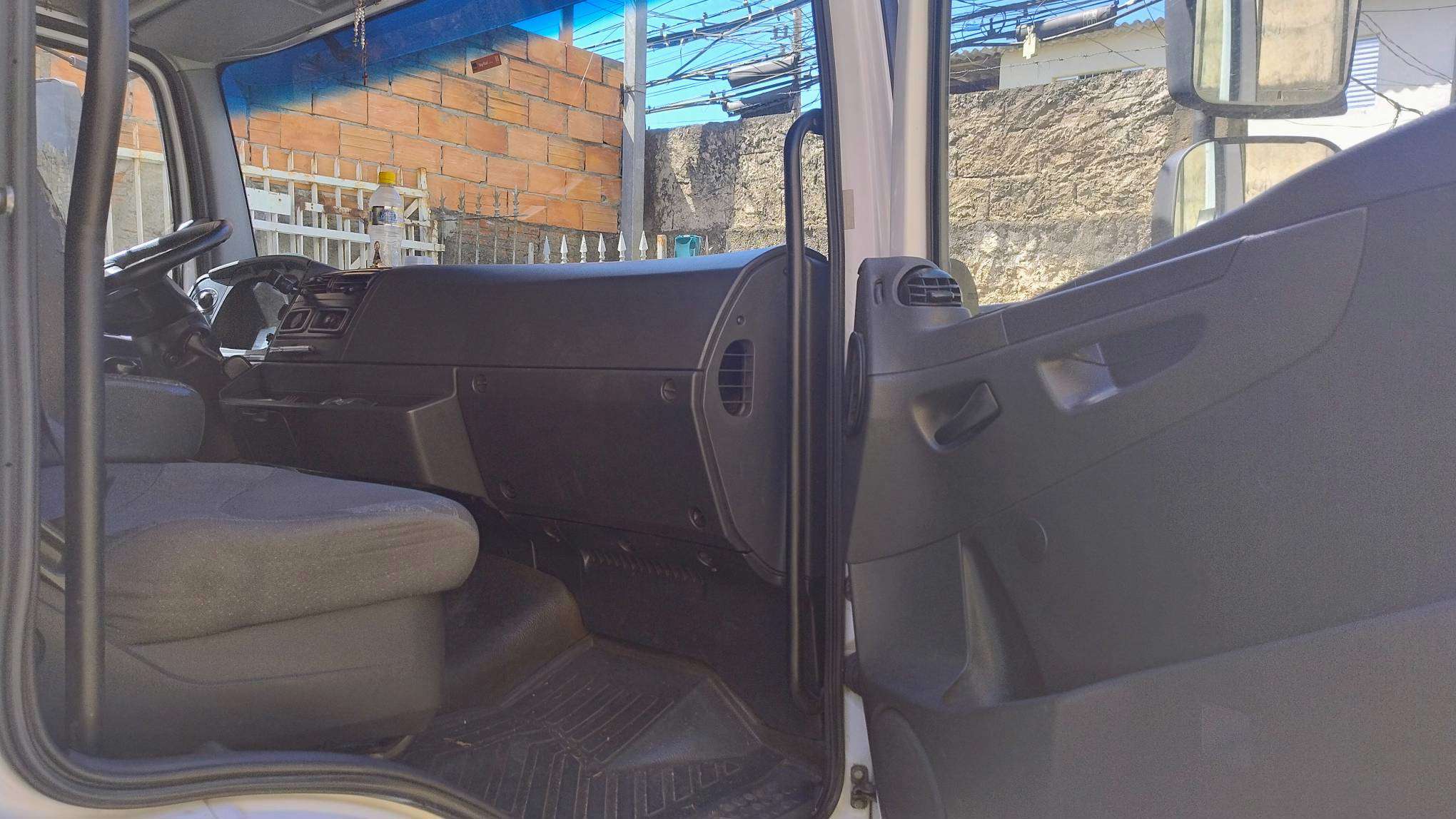 MERCEDES-BENZ ATEGO 2013 - Foto 2