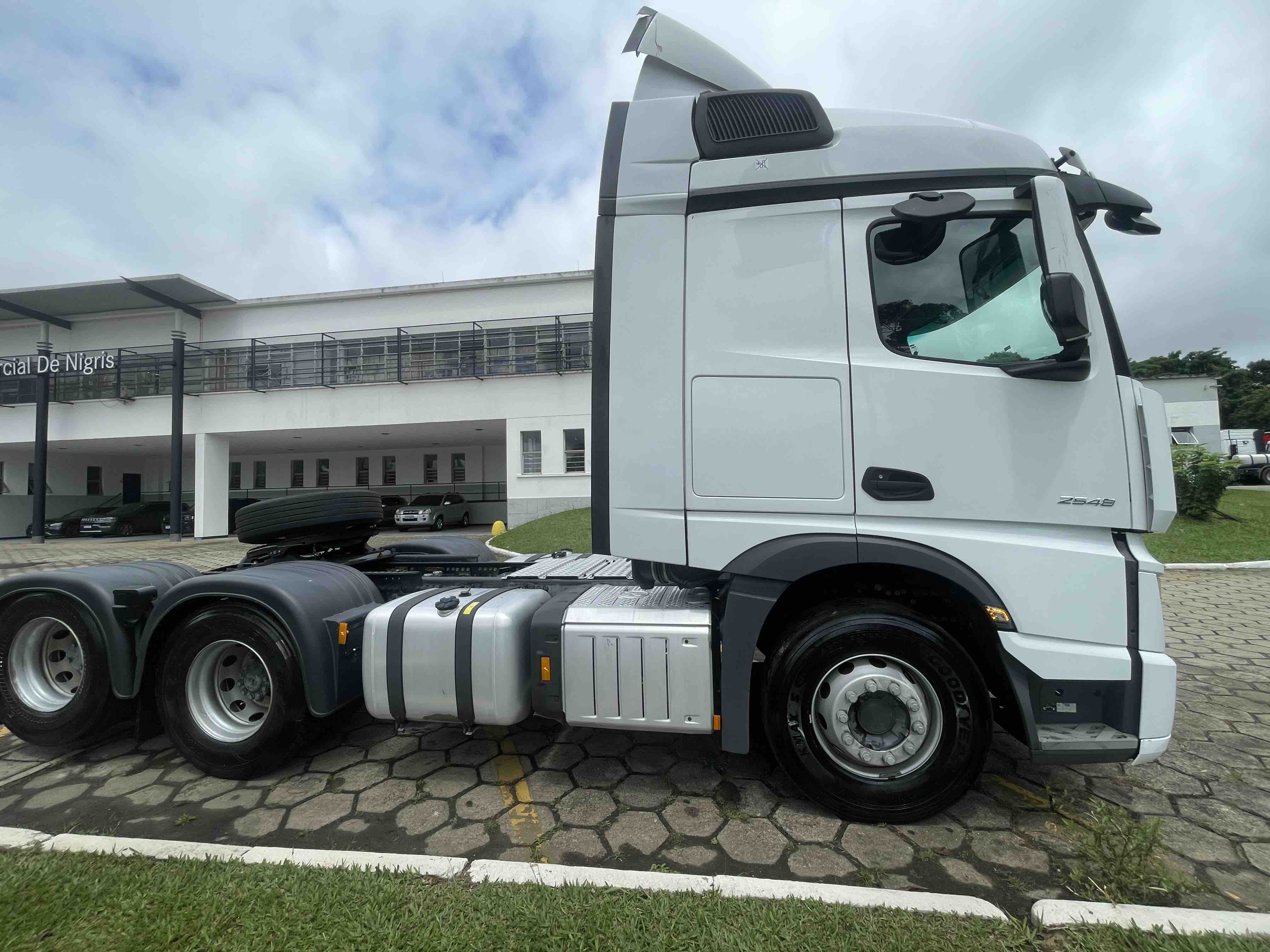 MERCEDES-BENZ ACTROS 2023 6X2 - Foto 5