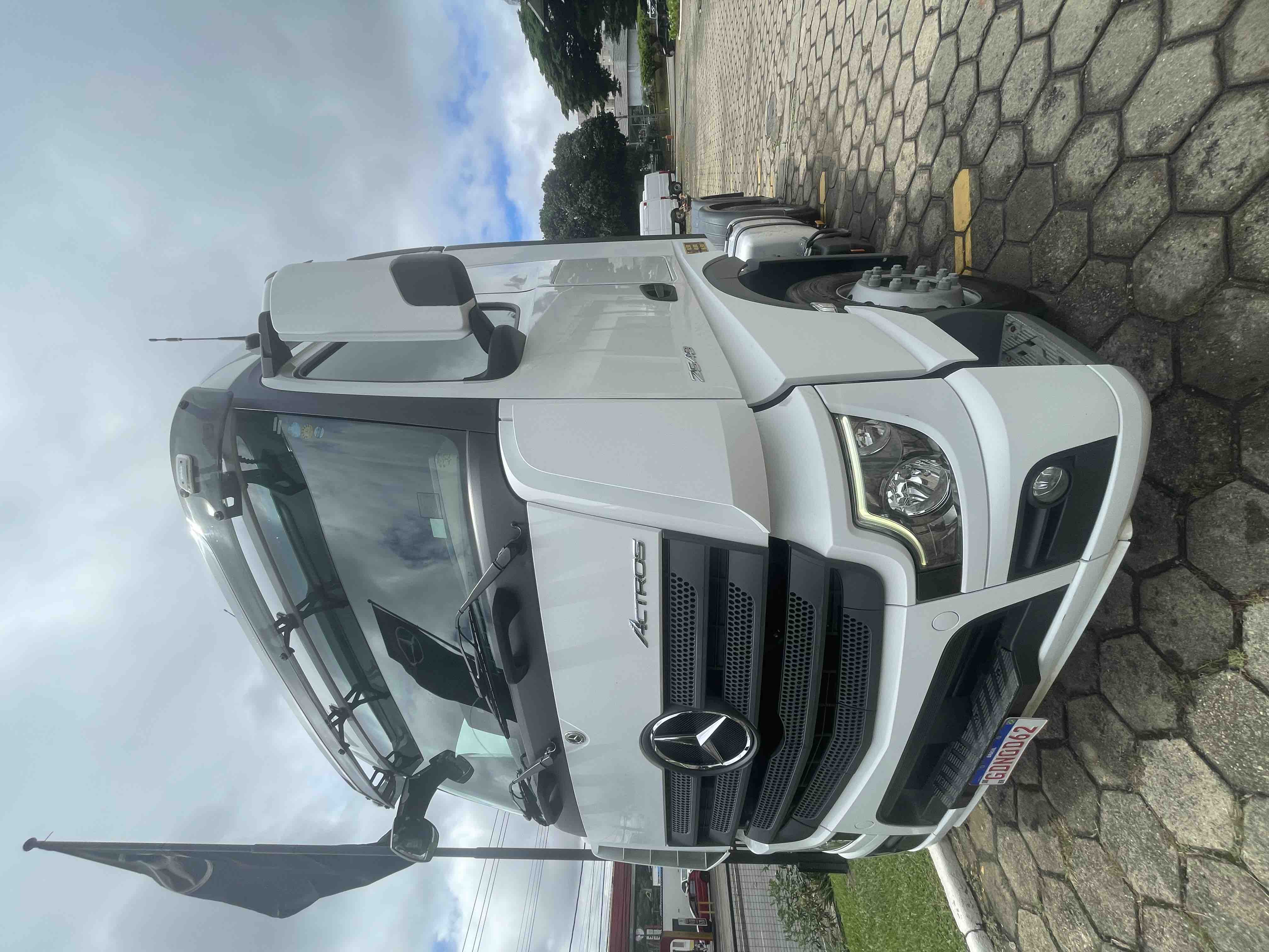 MERCEDES-BENZ ACTROS 2023 6X2 - Foto 2