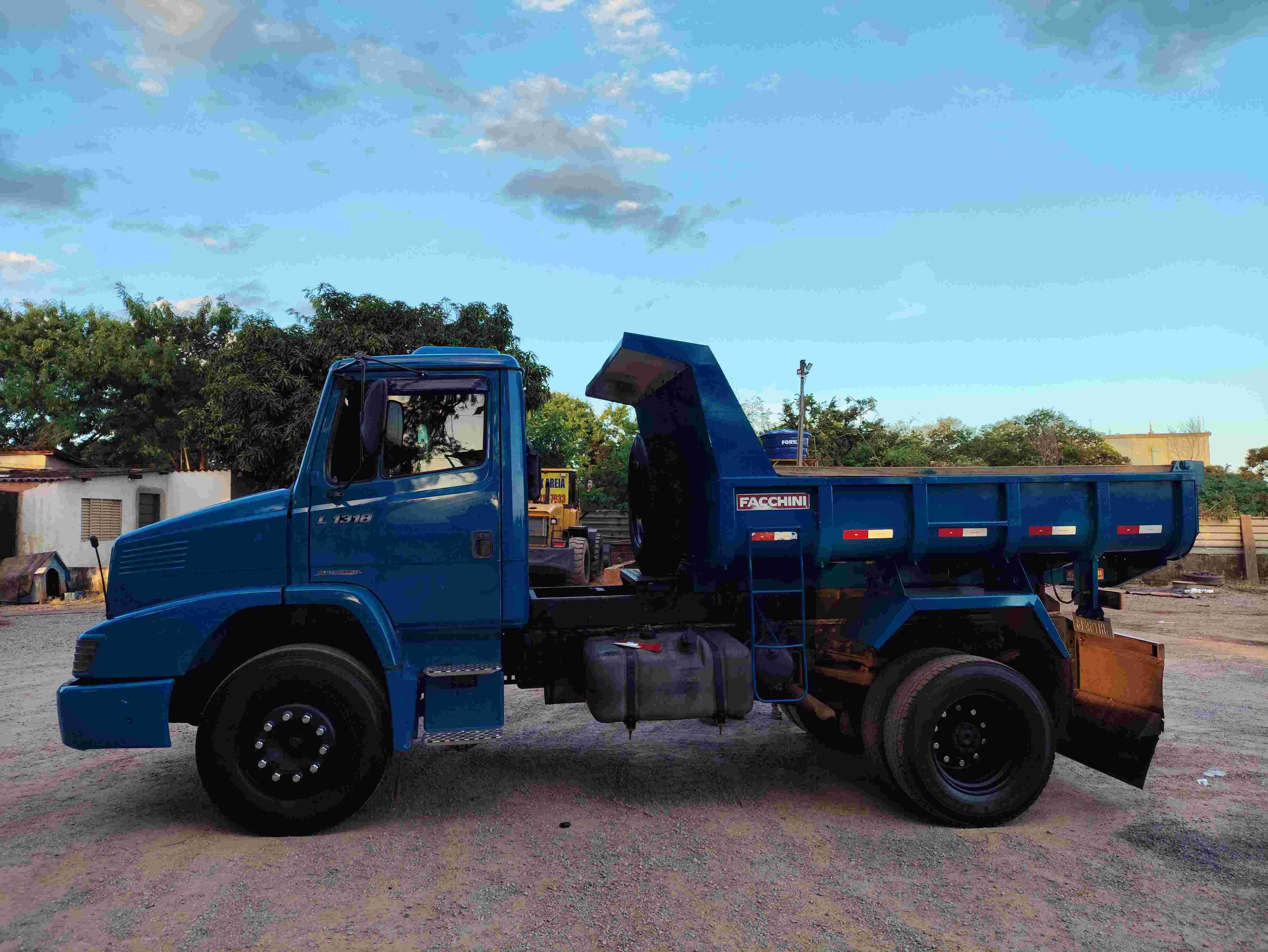 MERCEDES-BENZ L-1318 2007 - Foto 2