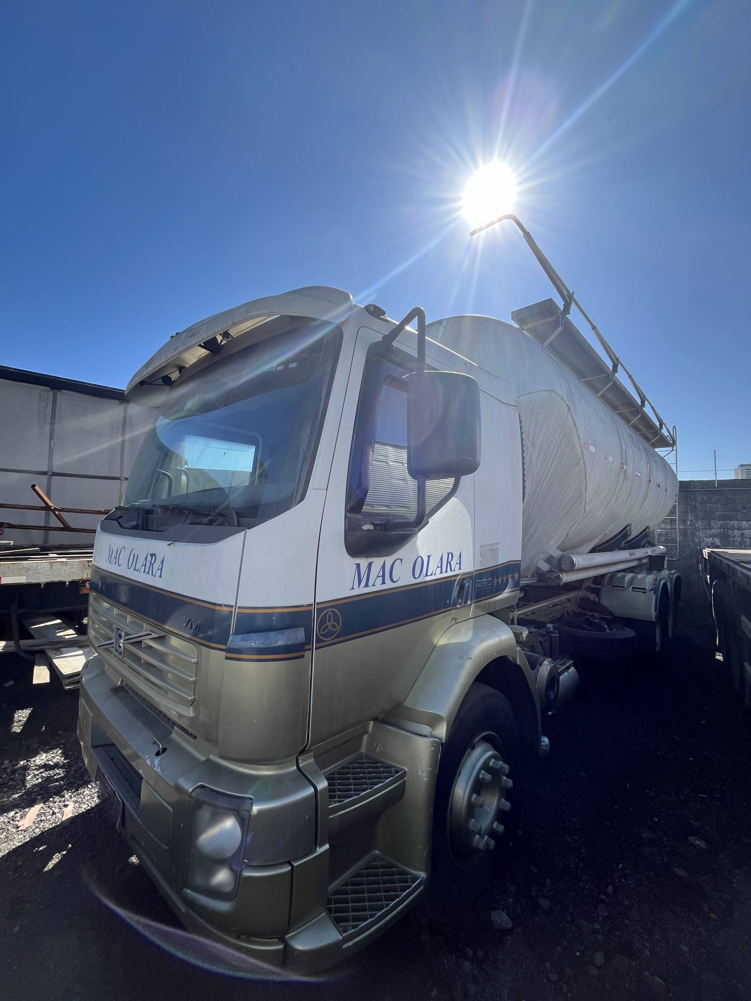 VOLVO VM 260 2007 6X2 - Foto 3