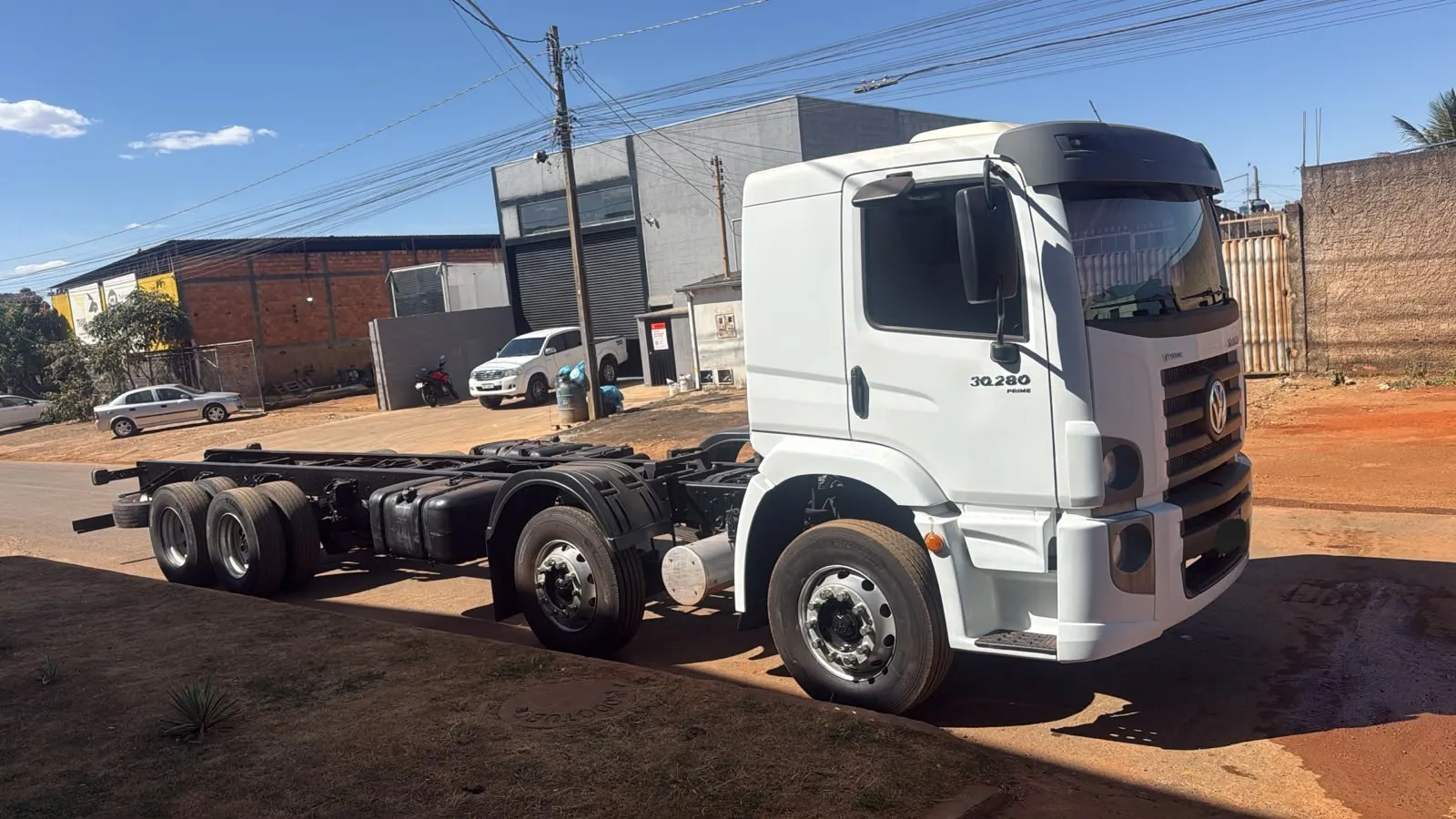 VOLKSWAGEN 30-280 2021 8X2 - Foto 1