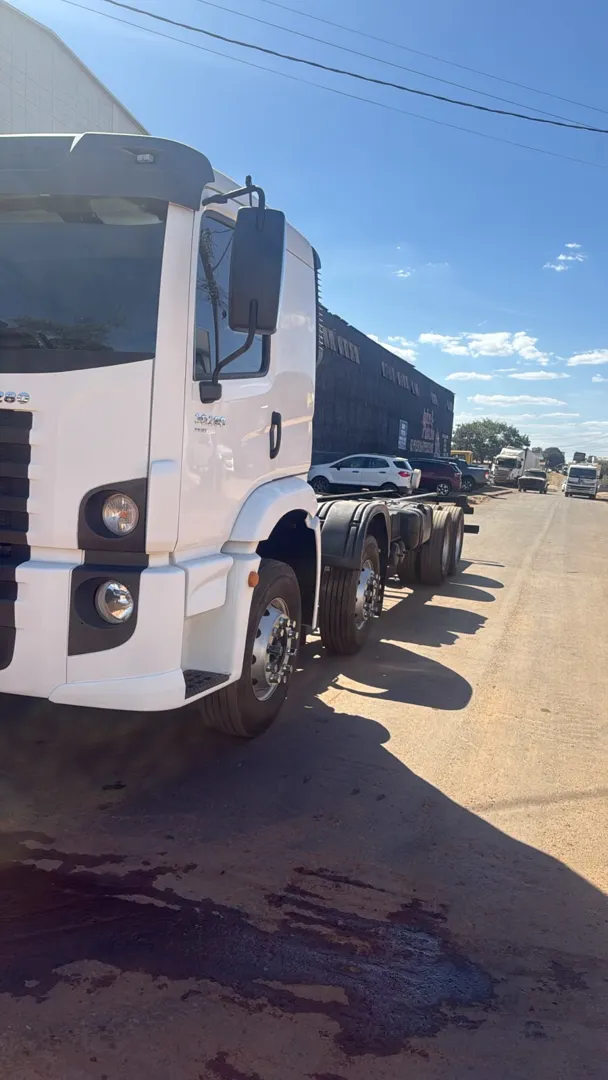 VOLKSWAGEN 30-280 2021 8X2 - Foto 5