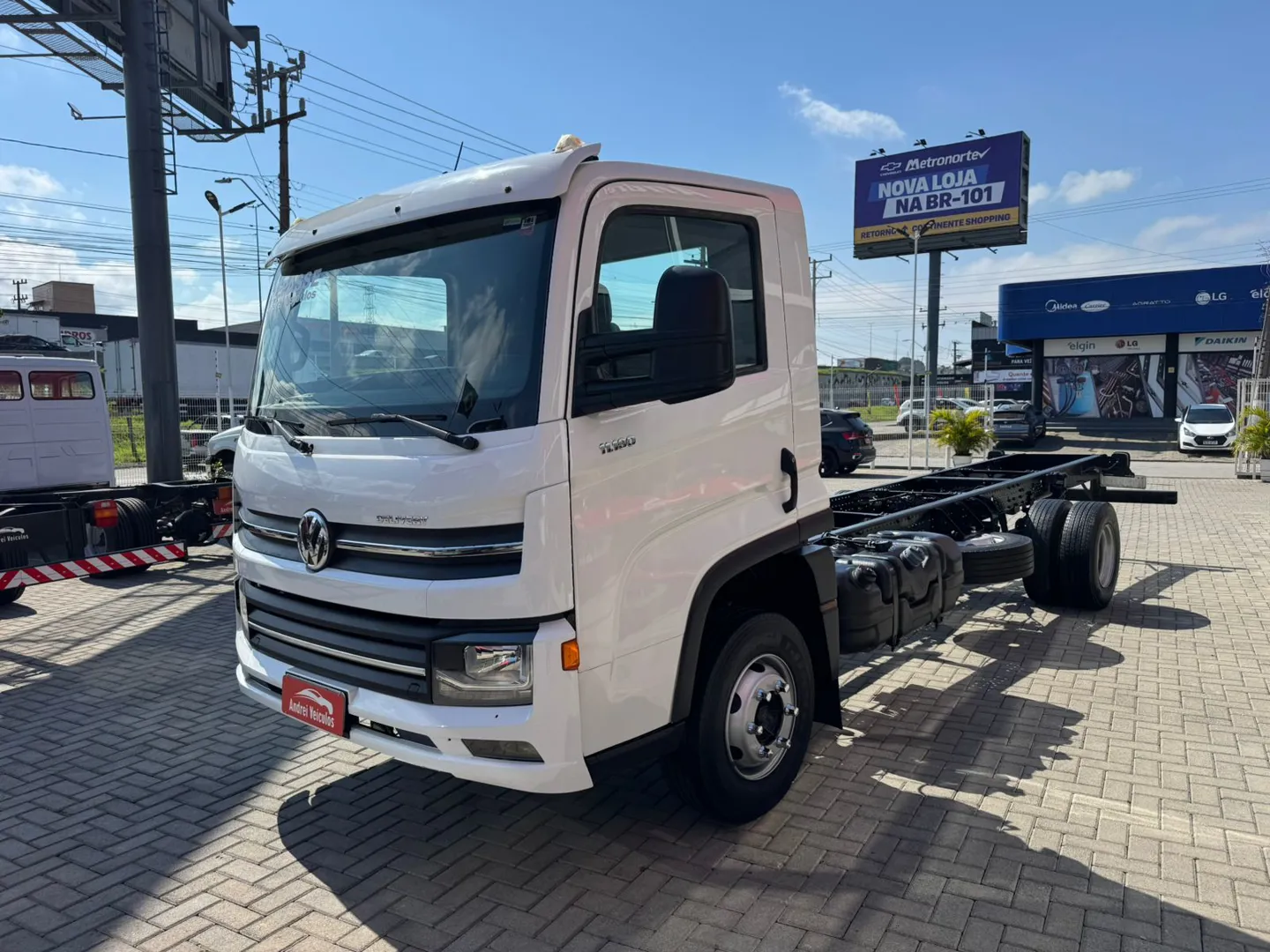 VOLKSWAGEN 11-180 2020 - Foto 2