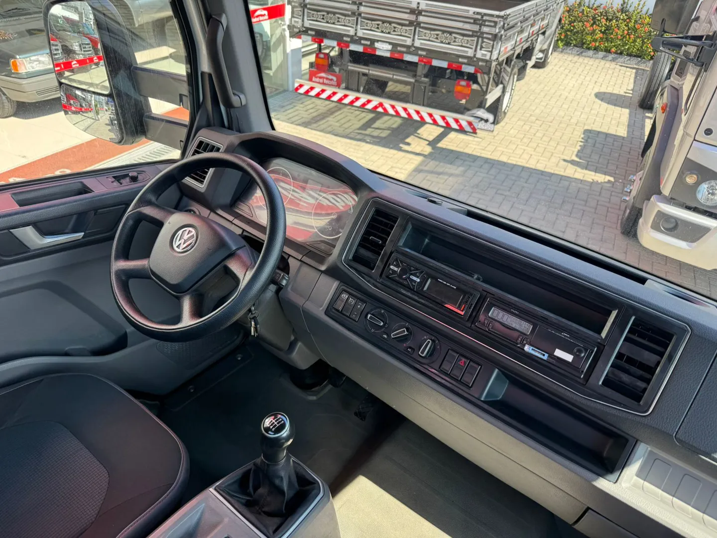 VOLKSWAGEN 11-180 2020 - Foto 6