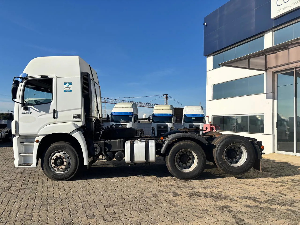 VOLKSWAGEN 25-360 2023 6X2 - Foto 2
